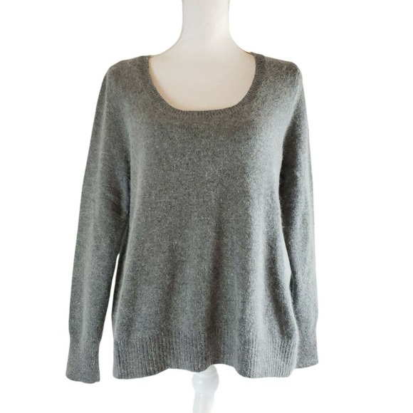 Victorias Secret Size M Gray Boxy Nylon Rabbit Wool Sweater Slouchy Cozy Casual - Picture 10 of 10